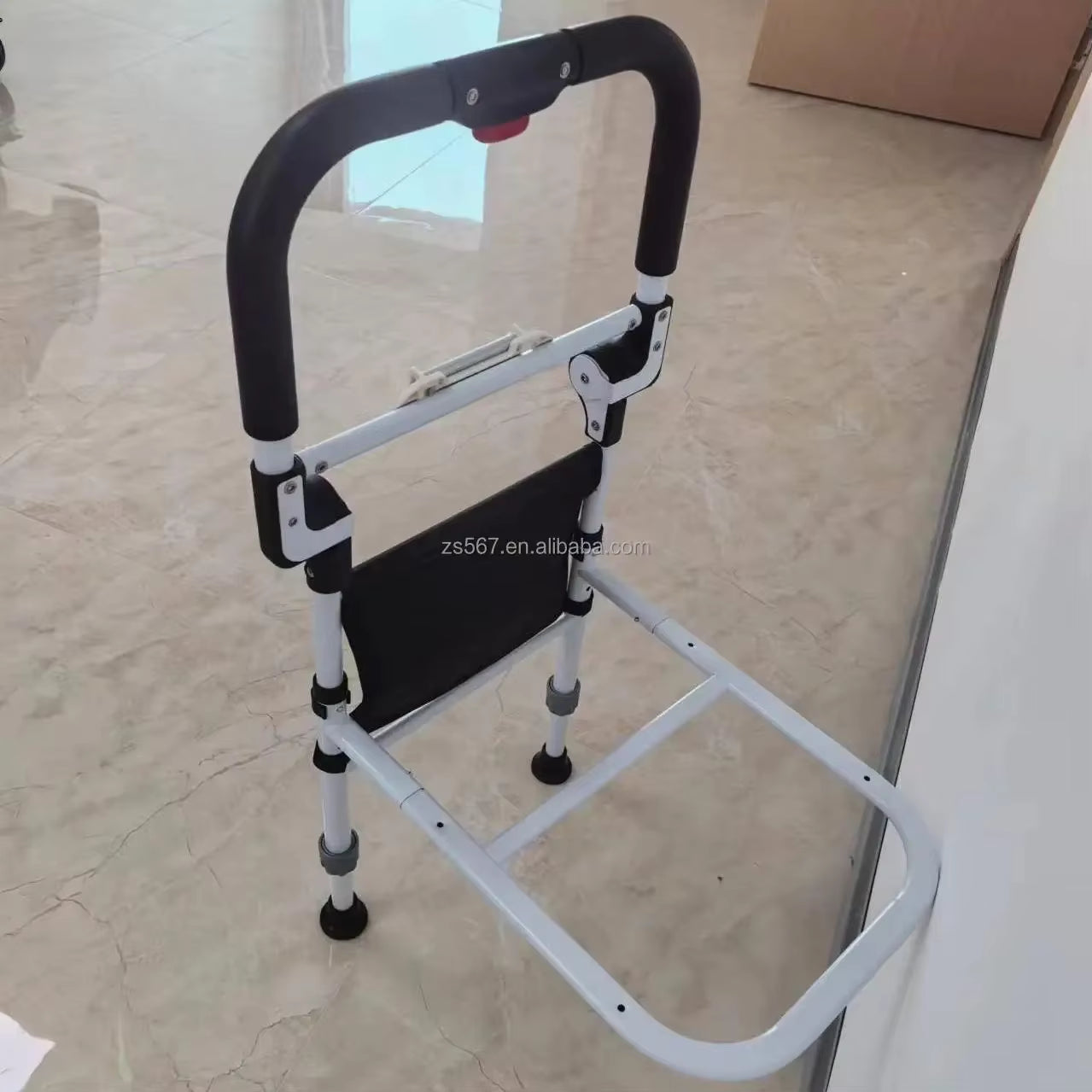 Adjustable Safety Bed Rail – Fall Prevention & Mobility Aid for Elderly, Adults, and Kids"